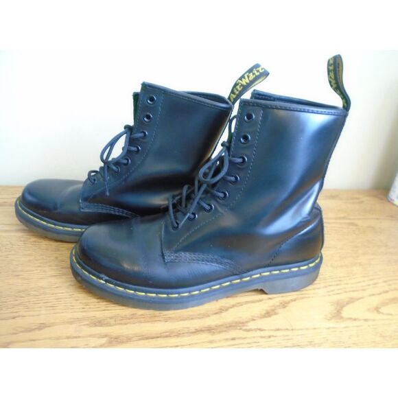 Dr Martens 1460 W black combat boots size 9 womens mens size 8 - Picture 1 of 10